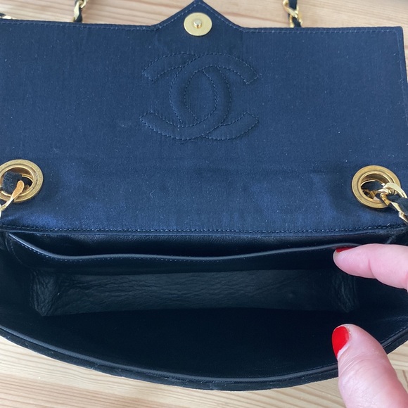 Vintage Black Suède Chanel evening purse - Picture 13 of 13